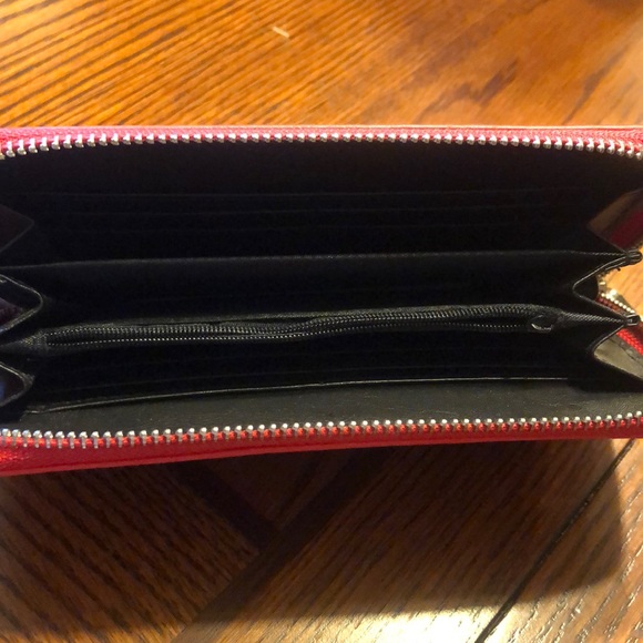 Red wallet - Picture 2 of 3
